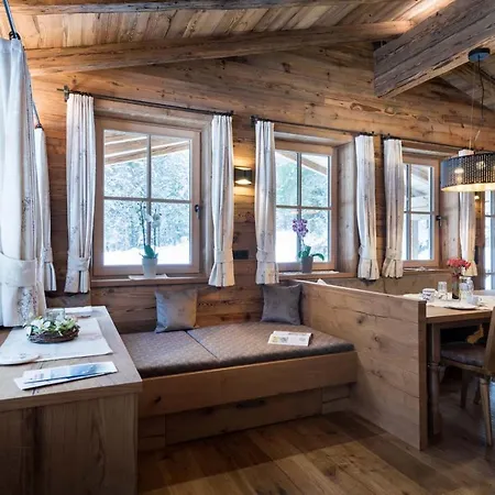Chalet-karwendel シャレー Terfens